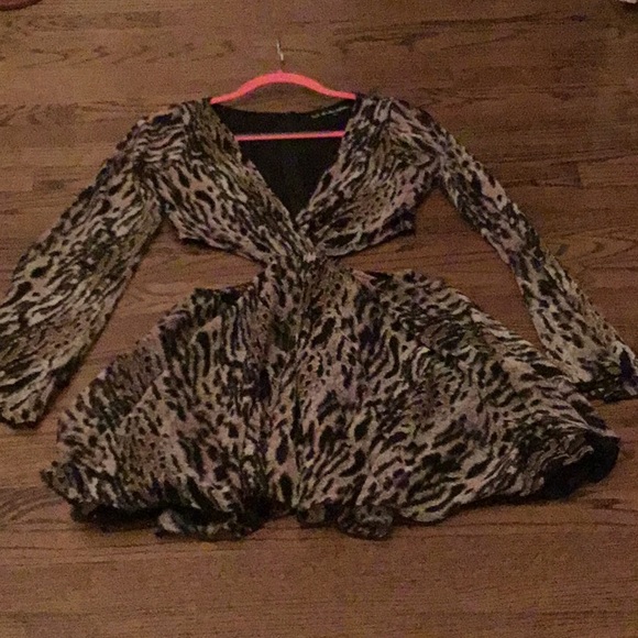 LEOPARD DRESS CUT OUT SIDES, PARTY DRESS. - Picture 5 of 6